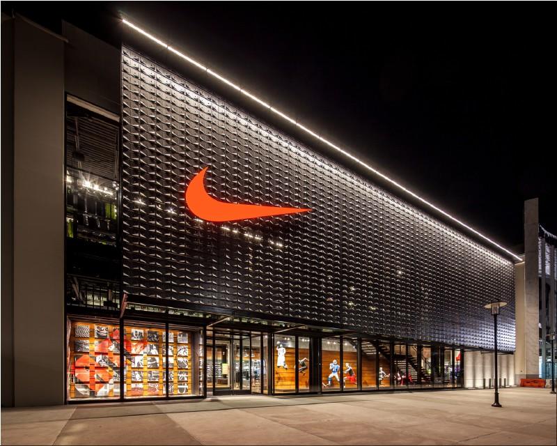 nike store lenox mall