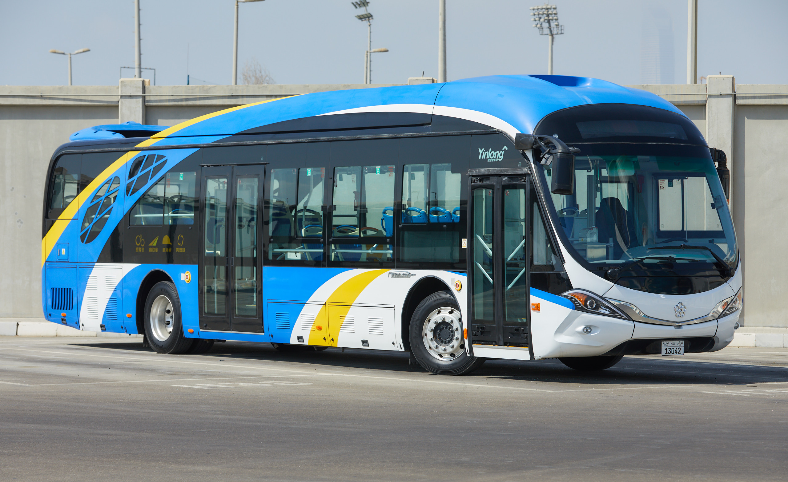 Abu Dhabi rolls out emissionfree fleet of electric buses Roads
