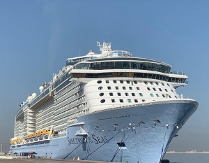 India S First Cruise Line Arrives In Dubai Offering Cheapest Cruises In Gcc Maritime Jalesh Cruises Cruise Dubai India Logistics Middle East