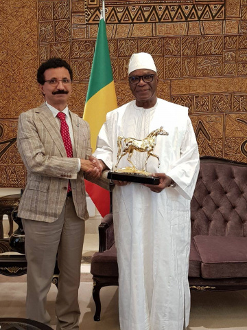 Following his visit to Senegal, Bin Sulayem travelled to Mali, where he met with the President of Mali, Ibrahim Boubacar Keta, to discuss a trade and logistics master plan to unlock the resource rich countrys economic potential. Following his visit to Senegal, Bin Sulayem travelled to Mali, where he met with the President of Mali, Ibrahim Boubacar Keta, to discuss a trade and logistics master plan to unlock the resource rich countrys economic potential.