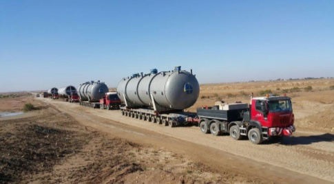 With weights up to 230t and dimensions up to 48m long, this is the largest cargo ever transported this distance in Iraq. With weights up to 230t and dimensions up to 48m long, this is the largest cargo ever transported this distance in Iraq.