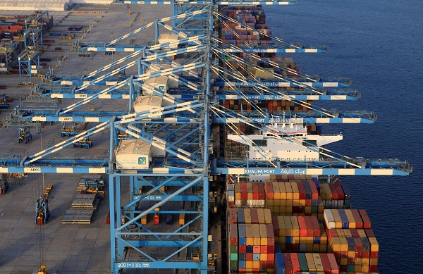 Three additional Ship-to-Shore (STS) gantry cranes and 10 Automated Rail Mounted Gantry (ARMG) cranes will be installed in 2016. Three additional Ship-to-Shore (STS) gantry cranes and 10 Automated Rail Mounted Gantry (ARMG) cranes will be installed in 2016.