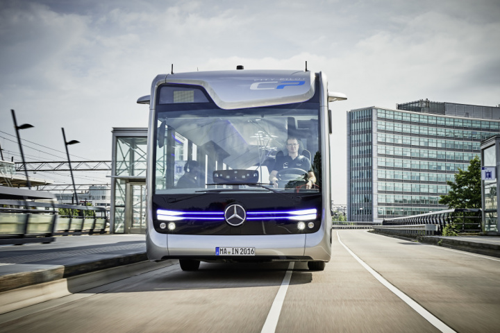 Daimler Buses’ Mercedes-Benz Future Bus with CityPilot has driven autonomously for the first time. Daimler Buses’ Mercedes-Benz Future Bus with CityPilot has driven autonomously for the first time.