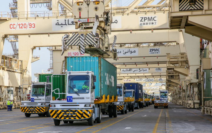 DP World has ordered 238 new terminal tractors for Jebeli Ali Port. DP World has ordered 238 new terminal tractors for Jebeli Ali Port.