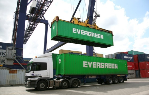 In addition to this new direct booking facility , Evergreen Line is also responding to the needs of smaller shippers for one-stop logistics services by appointing Evergreen Logistics as a supplier of such services for Alibaba.com suppliers opting for Evergreen Line’s sea freight services, contactable at the online booking point. In addition to this new direct booking facility , Evergreen Line is also responding to the needs of smaller shippers for one-stop logistics services by appointing Evergreen Logistics as a supplier of such services for Alibaba.com suppliers opting for Evergreen Line’s sea freight services, contactable at the online booking point.