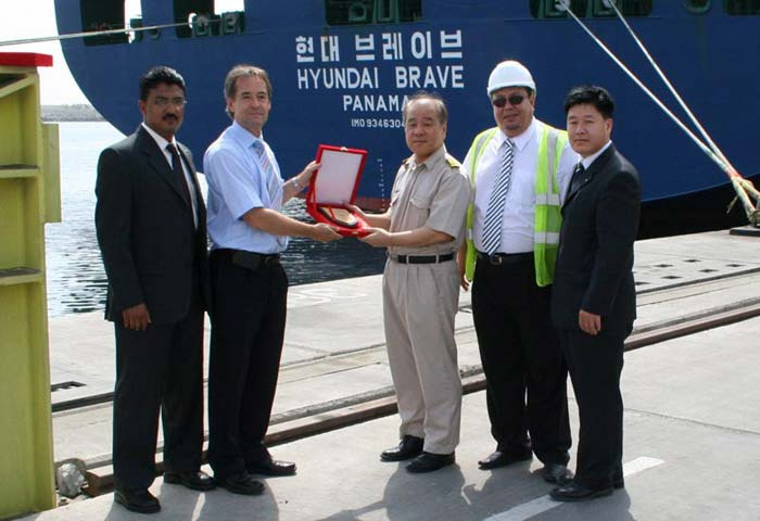 BOOMING: Cargo volumes through Khorfakkan have risen by 20% BOOMING: Cargo volumes through Khorfakkan have risen by 20%