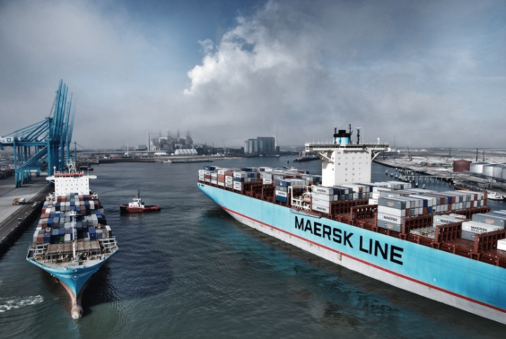 Maersk Line takes industry by surprise with 9-ship order for 14,000-teu vessels despite freight rate collapse Maersk Line takes industry by surprise with 9-ship order for 14,000-teu vessels despite freight rate collapse