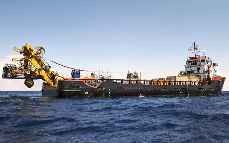 HOS Shooting Star uses dynamic positioning. HOS Shooting Star uses dynamic positioning.