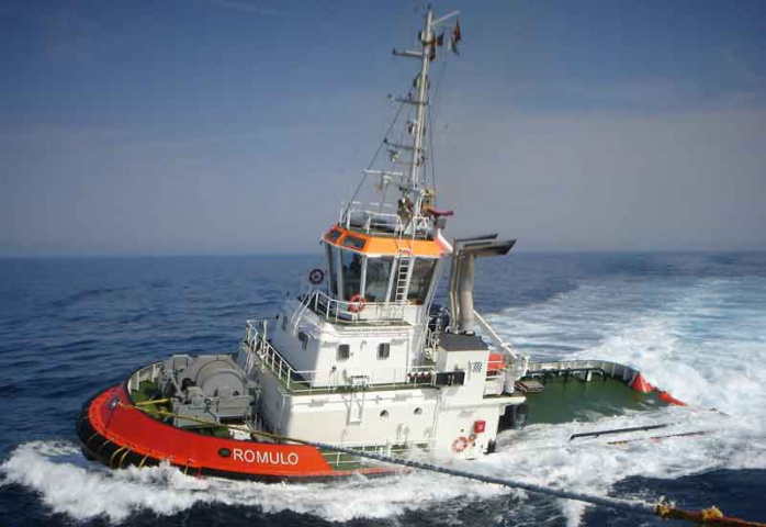 A tug in the Repasa fleet in operation at sea. A tug in the Repasa fleet in operation at sea.