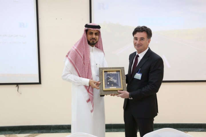 Saudi Customs hosted IRU – the world’s road transport organisation with IRU secretary general, Umberto de Pretto, in Riyadh this week. Saudi Customs hosted IRU – the world’s road transport organisation with IRU secretary general, Umberto de Pretto, in Riyadh this week.