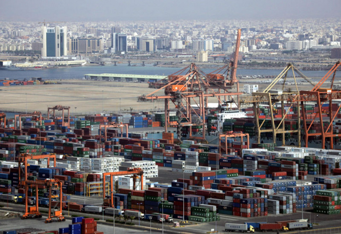 Road access to Iraq's southern Umm Qasr commodities port has been cut off by protesters demanding government reforms. Road access to Iraq's southern Umm Qasr commodities port has been cut off by protesters demanding government reforms.