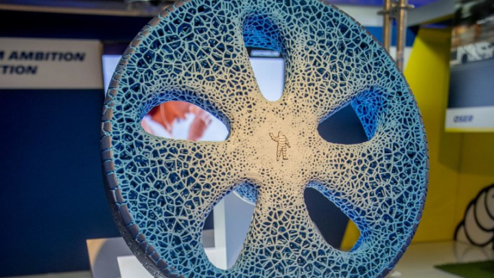 Michelin’s ‘Vision Concept’ is a tire that is airless, made of recycled materials, and will never need to be inflated. Michelin’s ‘Vision Concept’ is a tire that is airless, made of recycled materials, and will never need to be inflated.