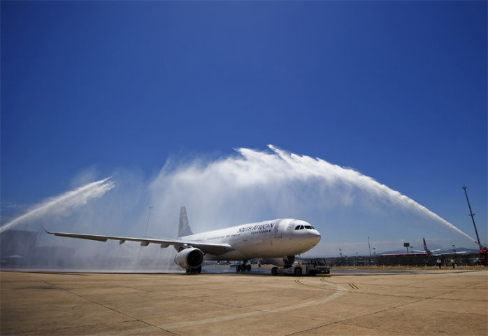 A South African Airways A330-200 lands in Cape Town (Gianluigi Guercia/AFP/Getty Images). A South African Airways A330-200 lands in Cape Town (Gianluigi Guercia/AFP/Getty Images).