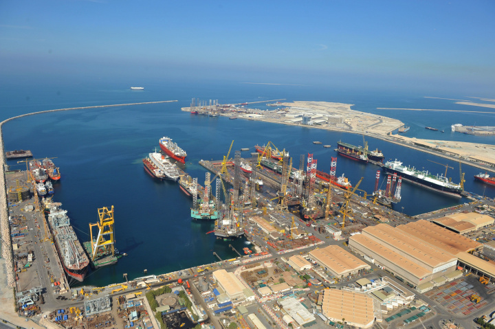 Seatrade Awards single out Drydocks World for Clean Shipping Award on the back of Chariot Robotics investment Seatrade Awards single out Drydocks World for Clean Shipping Award on the back of Chariot Robotics investment