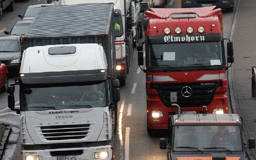 TRAFFIC POLLUTION: Europe is struggling to meet its environmental targets. TRAFFIC POLLUTION: Europe is struggling to meet its environmental targets.