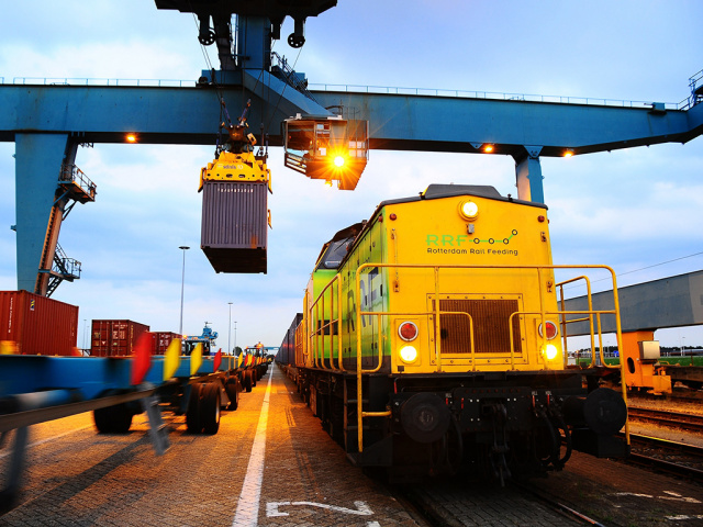 First freight train arrives at Rotterdam World Gateway First freight train arrives at Rotterdam World Gateway