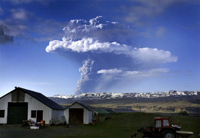 Grimsvoetn erupts again (STR/AFP/Getty). Grimsvoetn erupts again (STR/AFP/Getty).