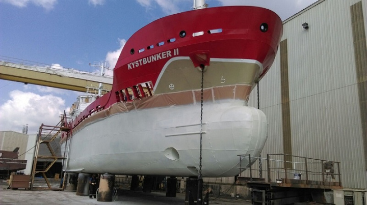 Ecospeed hull coating and Ecoshield rudder protection coating have both been applied to a shallow-draught AHTS (anchor handling tug and supply) vessel and an oil tanker (pictured) at the Atlas Shipyard in Gölcük and the Akdeniz Shipyard in Ceyhan. Ecospeed hull coating and Ecoshield rudder protection coating have both been applied to a shallow-draught AHTS (anchor handling tug and supply) vessel and an oil tanker (pictured) at the Atlas Shipyard in Gölcük and the Akdeniz Shipyard in Ceyhan.