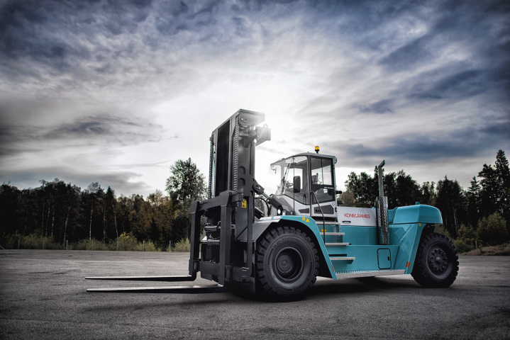 The Konecranes SMV16-1200C forklifts have a lifting capacity of 16 metric tons at 1200 millimetres and a wheelbase of 3750 millimetres. The Konecranes SMV16-1200C forklifts have a lifting capacity of 16 metric tons at 1200 millimetres and a wheelbase of 3750 millimetres.