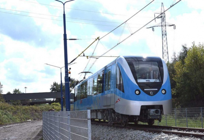 The new train brings with it a host of improvements over previous models, such as the introduction of a novel interior design that provides more room for passengers and increases the intake of carriages. The new train brings with it a host of improvements over previous models, such as the introduction of a novel interior design that provides more room for passengers and increases the intake of carriages.
