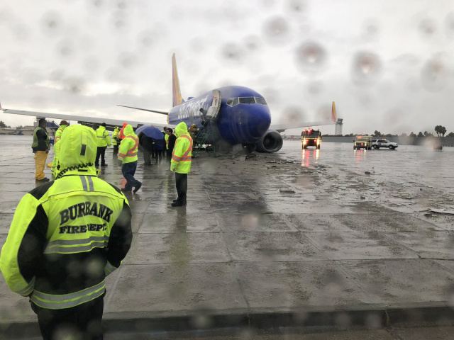 Airliner, Jet, Emergency, Landing, Crash Airliner, Jet, Emergency, Landing, Crash