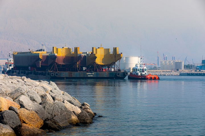 Mammoet, Barge, Middle east Mammoet, Barge, Middle east