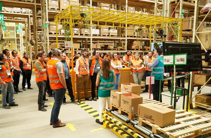 Total, Schneider Electric, Warehouse, Distribution centre Total, Schneider Electric, Warehouse, Distribution centre