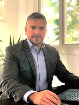 Jacques Adem is the co-founder and managing director of Log Square Jacques Adem is the co-founder and managing director of Log Square
