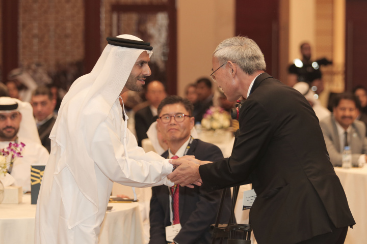HE Marwan bin Jassim Al Sarkal at the Sharjah – Korea Business Roundtable HE Marwan bin Jassim Al Sarkal at the Sharjah – Korea Business Roundtable