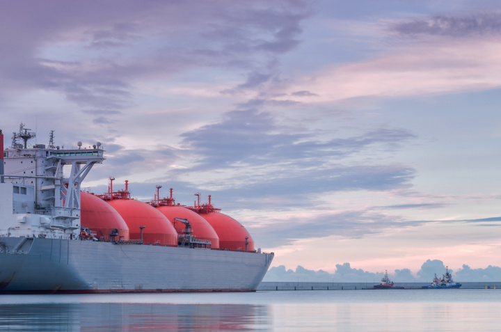Chevron Marine's recent work with dual-fuel four-stroke engines highlights a practical approach to these challenges - Click image to download Chevron Marine's recent work with dual-fuel four-stroke engines highlights a practical approach to these challenges - Click image to download