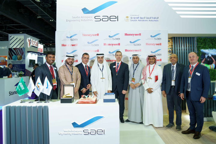 Senior representatives from Honeywell and Saudia Aerospace Engineering Industries (SAEI) celebrate the completion of more than 100 auxiliary power unit (APU) repairs at the SAEI Jet Propulsion Center in Jeddah, Saudi Arabia, a Honeywell certified service centre. Senior representatives from Honeywell and Saudia Aerospace Engineering Industries (SAEI) celebrate the completion of more than 100 auxiliary power unit (APU) repairs at the SAEI Jet Propulsion Center in Jeddah, Saudi Arabia, a Honeywell certified service centre.