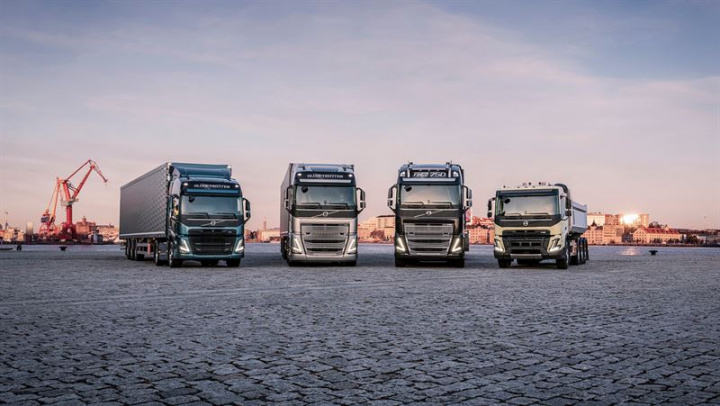 In many markets, the Volvo FH and Volvo FM are available with the Euro 6 compliant gas-powered LNG engine. In many markets, the Volvo FH and Volvo FM are available with the Euro 6 compliant gas-powered LNG engine.